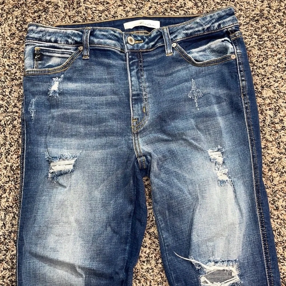 KanCan High Rise Distressed Cuffed Blue Jeans Size 11/29 - Picture 2 of 6